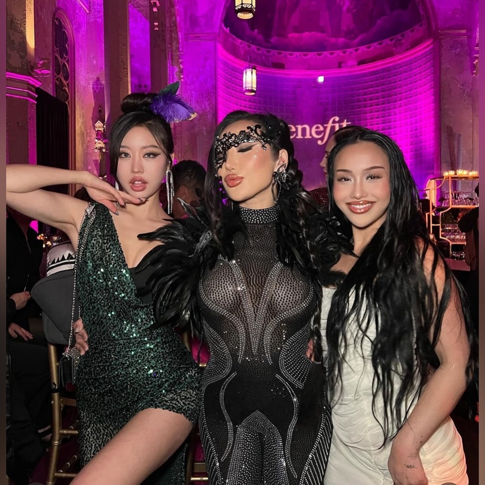 Umme Sequin Emerald Green Gown - Miss Circle - Picture 4 of 8